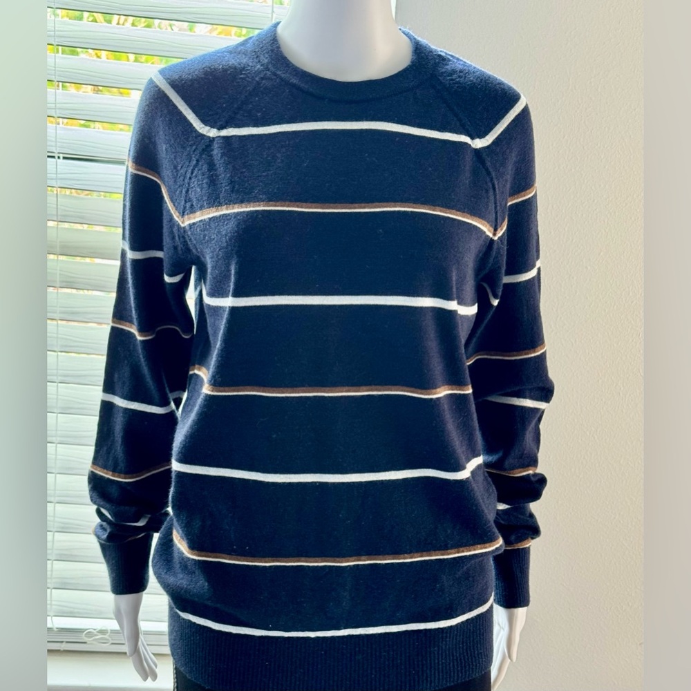 Banana Republic men's sweater made of 100% merino wool, size M. Excellent